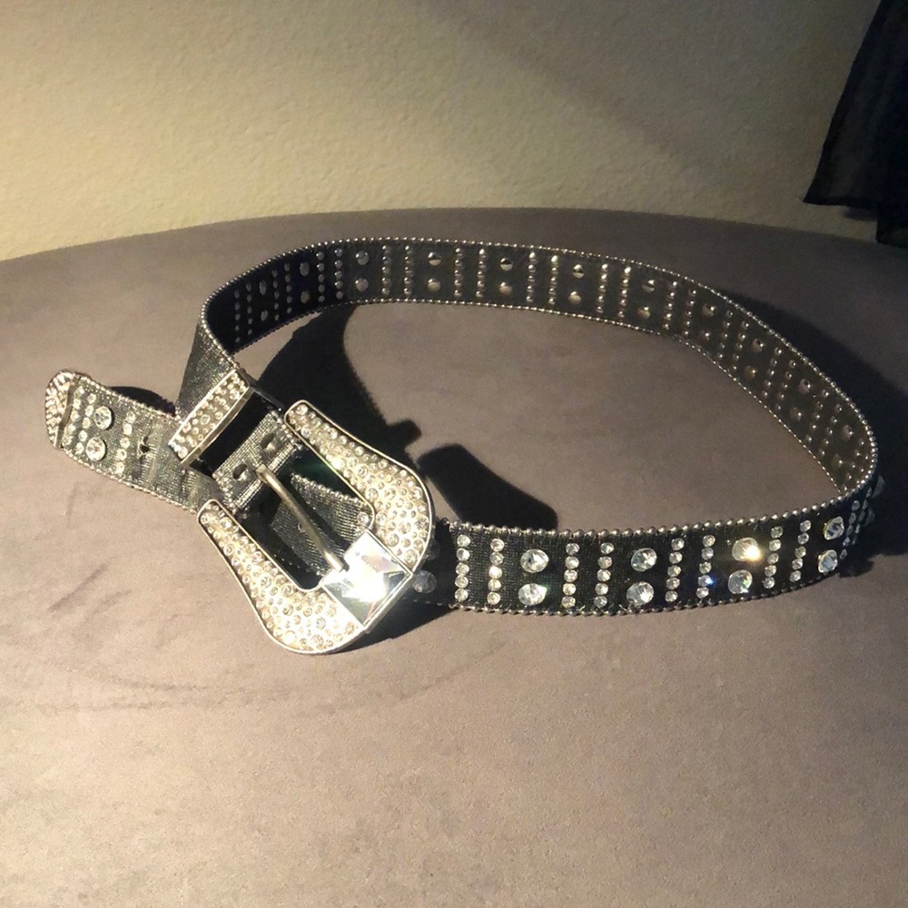 Woman’s Larg Rinestone Belt